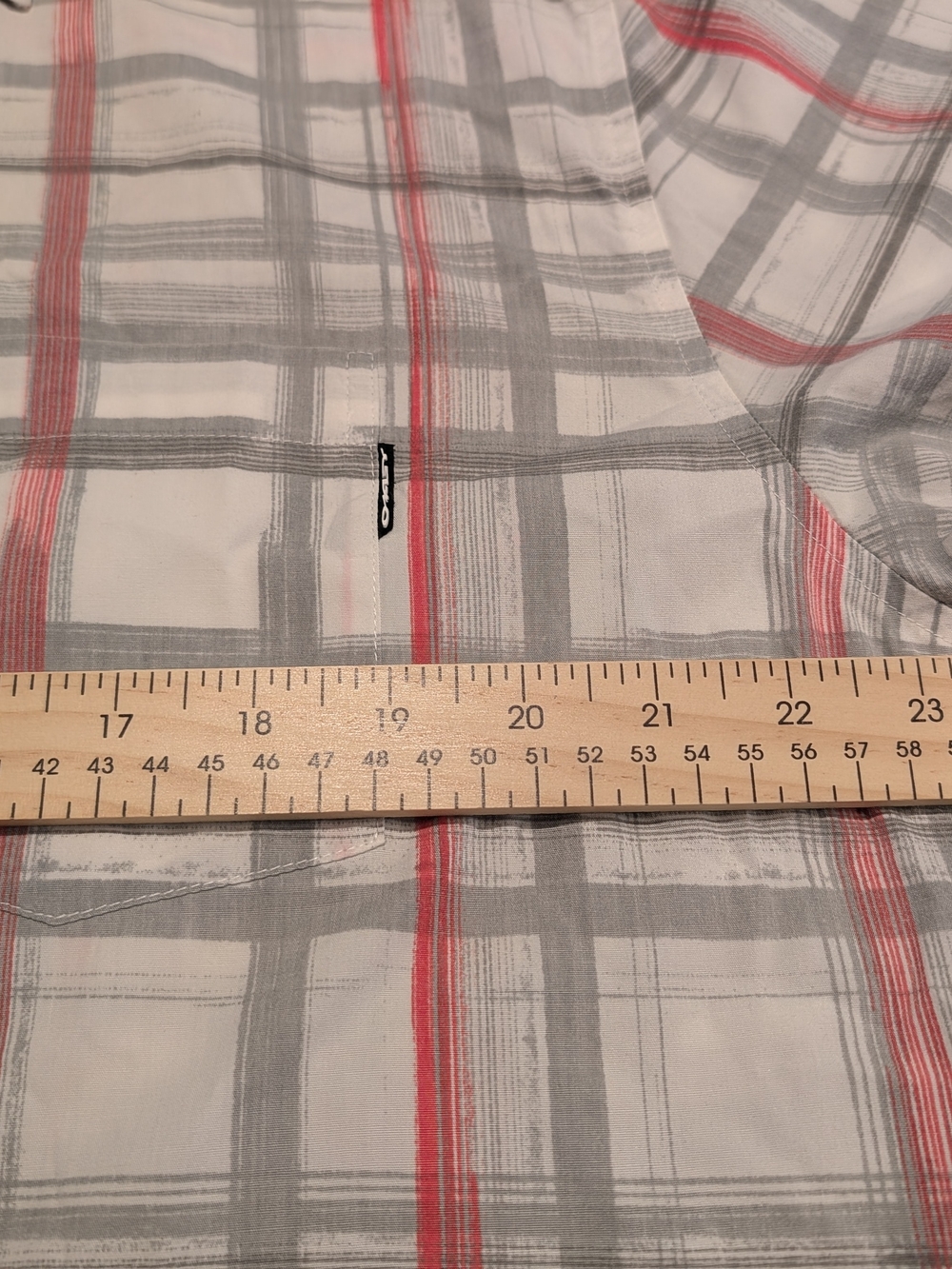 Men's Oakley Slim Fit Plaid Button-Down Shirt - White, Gray & Red- Size XL - Picture 7 of 8